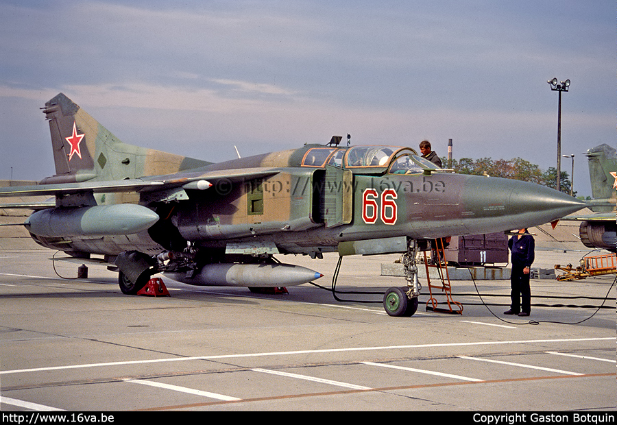 MiG-23UB