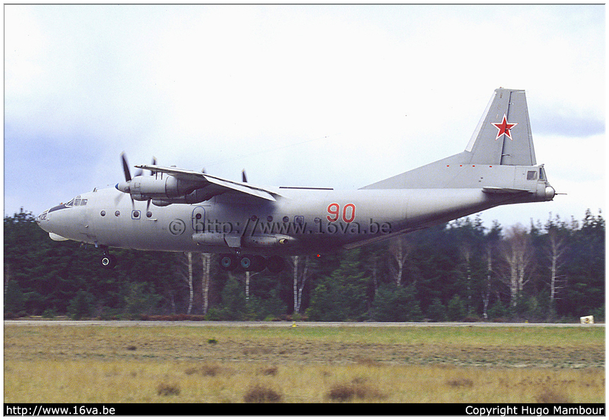 .An-12B '90'