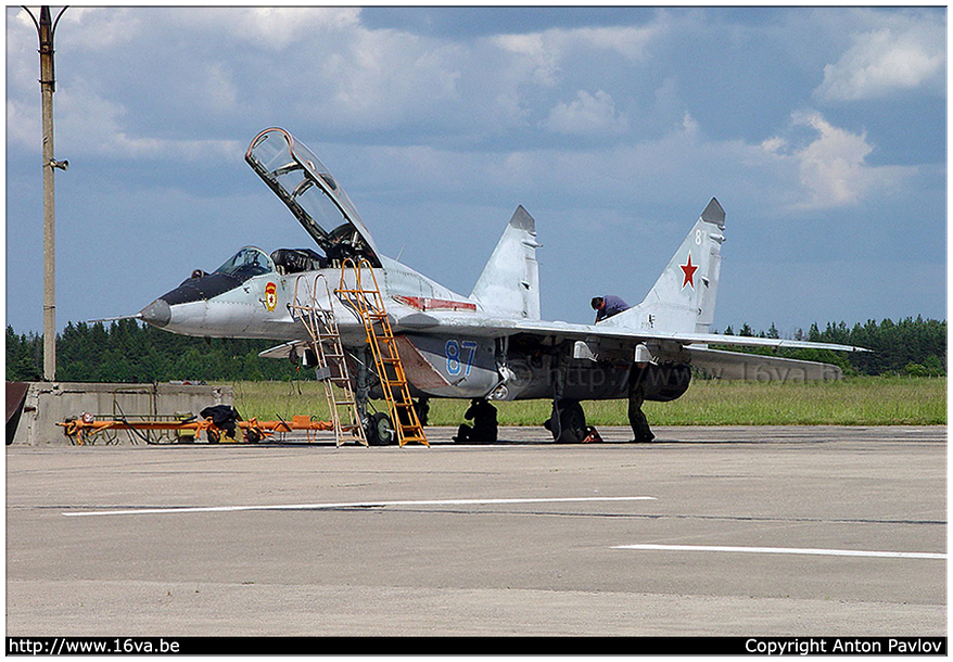 .MiG-29UB '87'
