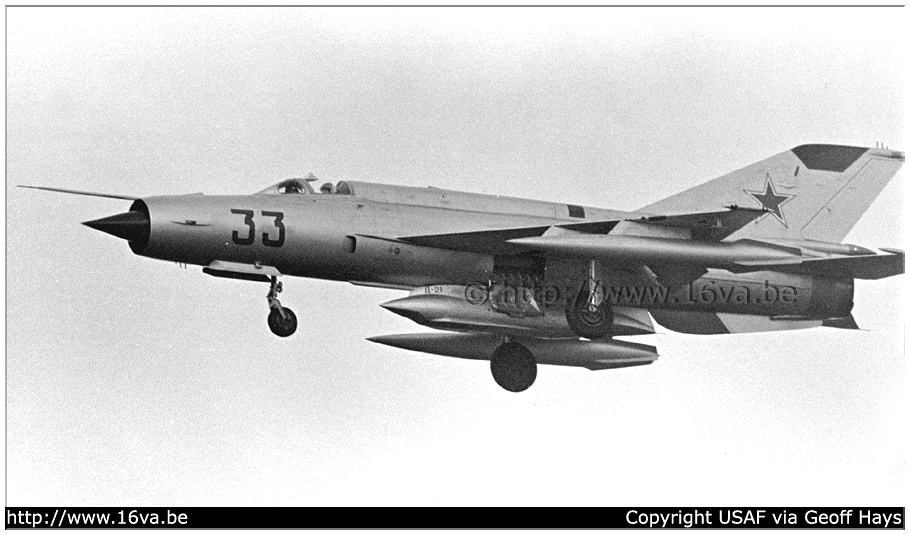 .MiG-21R '33'