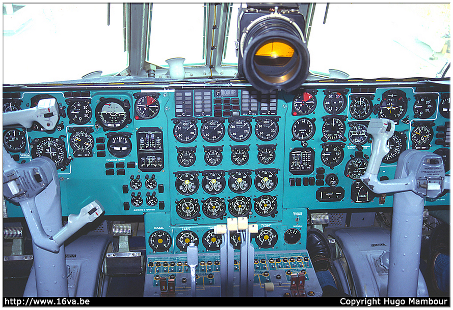 .Il-76M Cockpit 