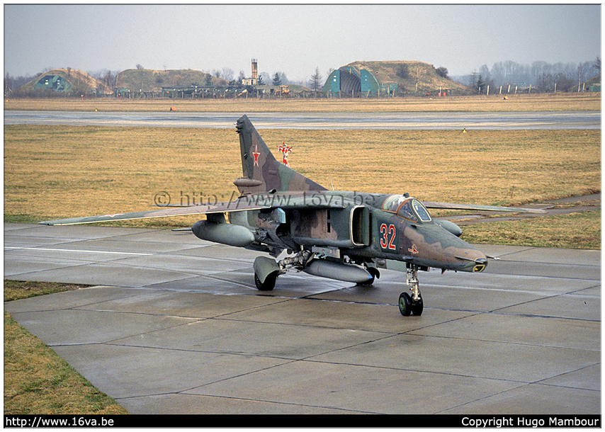 .MiG-27D '32'