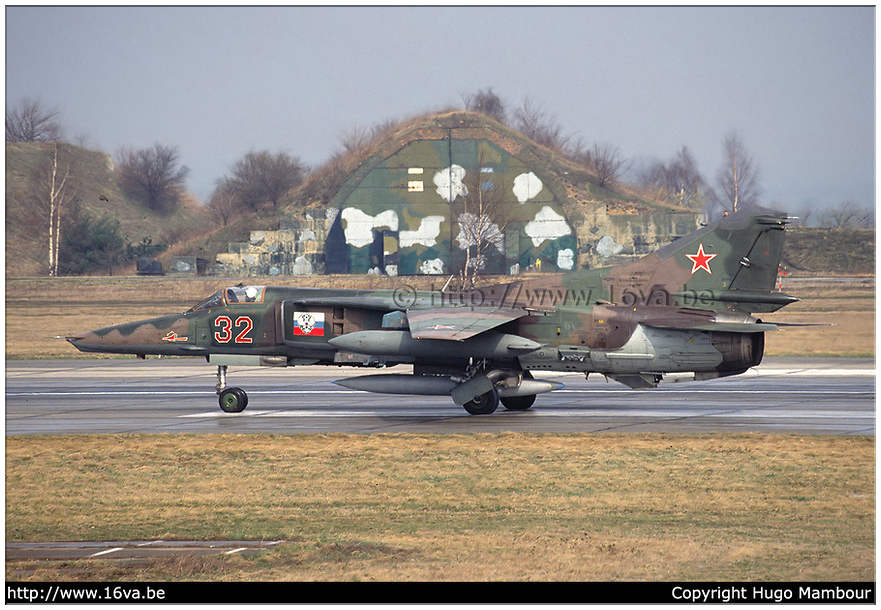 .MiG-27D '32'