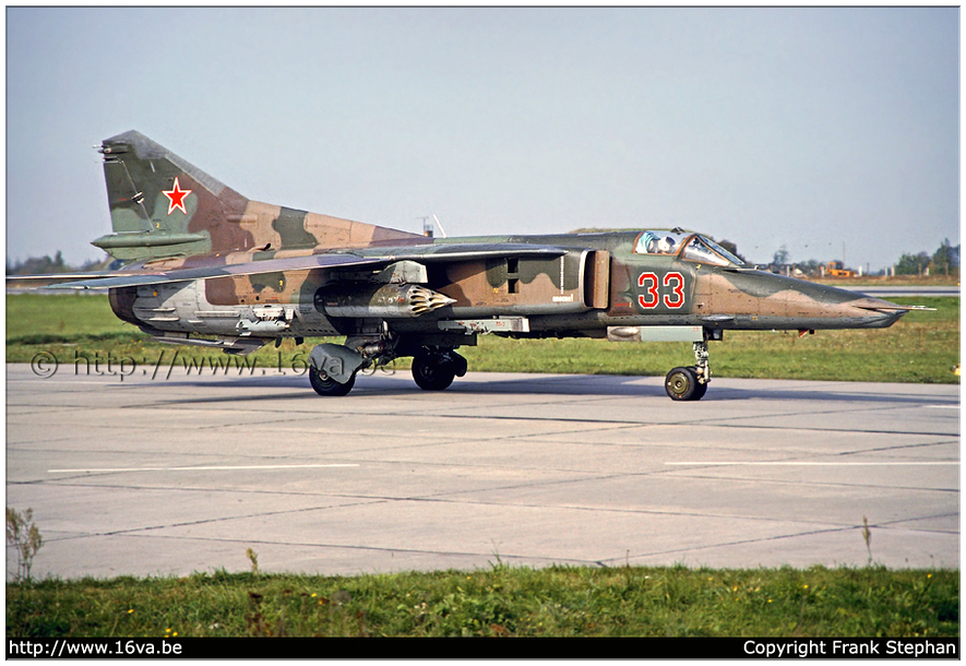 .MiG-27D '33'