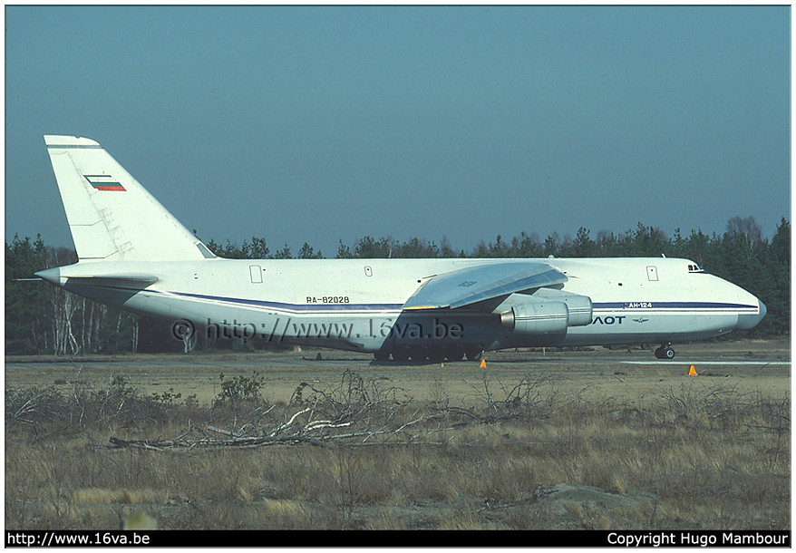 .An-124 '82028'