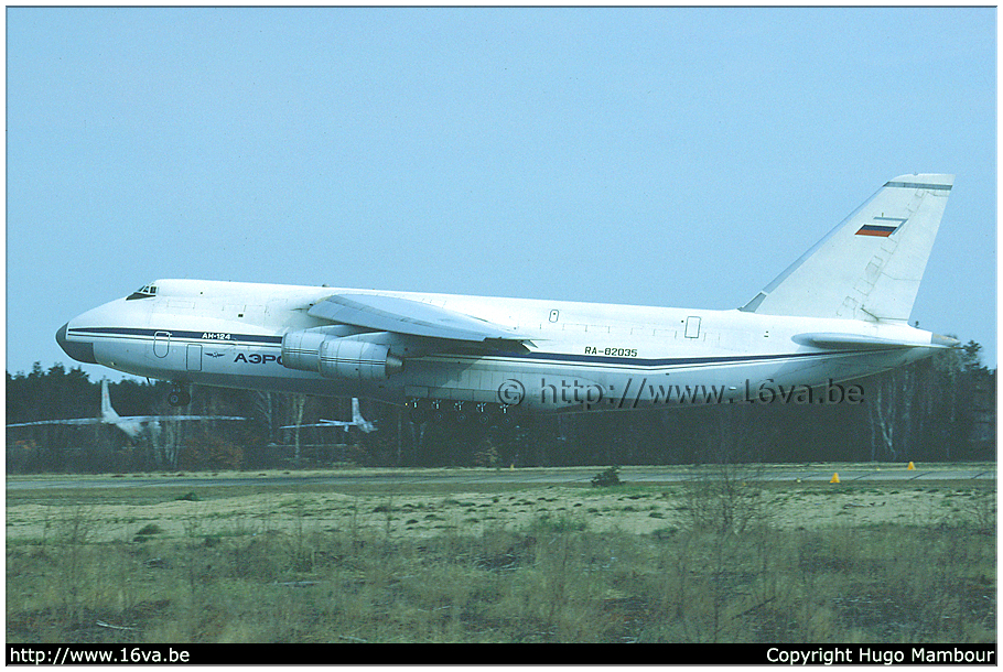 .An-124 '82035'